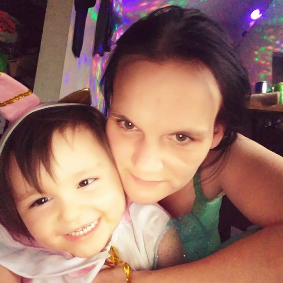 Meet your Posher, Hope Aubrey - Picture 2 of 16